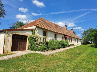 Holiday house Comfortable holiday home with spacious garden in Tronget - Holiday house