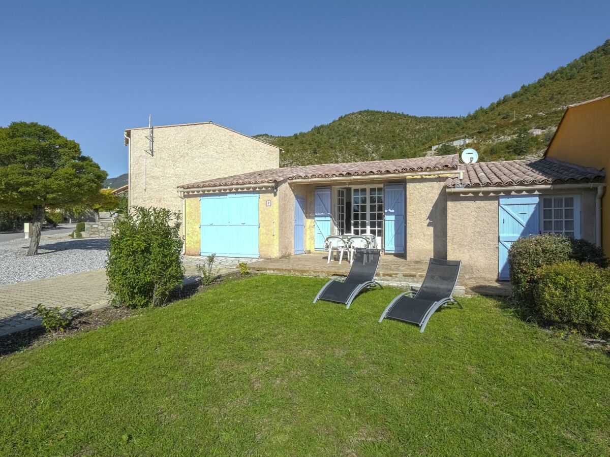 Villa Charmante Villa in Castellane