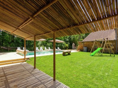 Holiday house Geräumiges Bauernhaus mit Pool - Outdoor photo 11