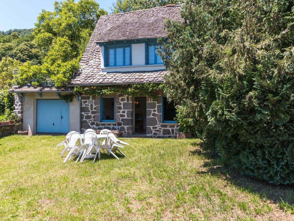 Holiday house Vic-sur-Cère Family Nest - Outdoor photo 4
