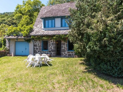 Holiday house Vic-sur-Cère Family Nest - Outdoor photo 4
