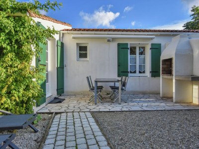 Holiday house Modernes Ferienhaus in Sainte-Marie-de-Ré in Meeresnähe - Outdoor photo 8