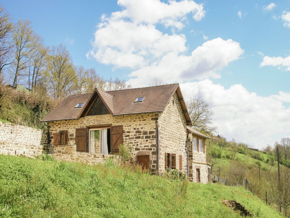 Villa Villa with Pool & Views in Sérilhac - Outdoor photo 3