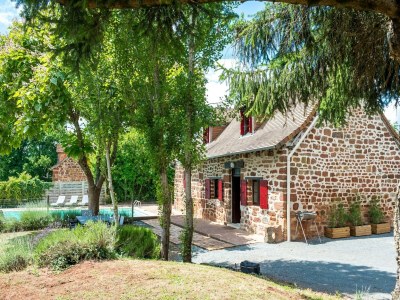Holiday house Beautiful holiday home with pool in Teillots - Outdoor photo 7