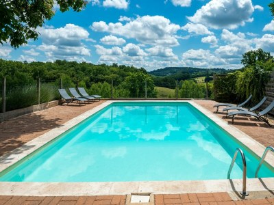 Holiday house Tranquil holiday home with private pool - Outdoor photo 10