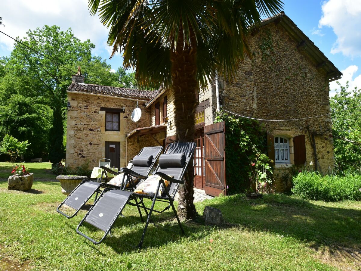 Holiday house Cosy holiday home with garden - Outdoor photo 5