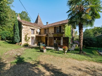 Holiday house Cosy holiday home with garden in Black Périgord - Holiday house