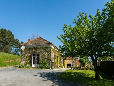 Holiday house Forest View Home in Loubejac - Outdoor photo 9