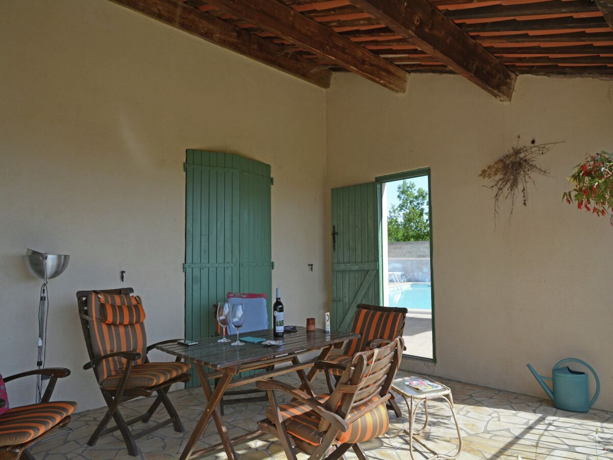 Holiday house Einfache Villa in Barjac mit Swimmingpool - Outdoor photo 2