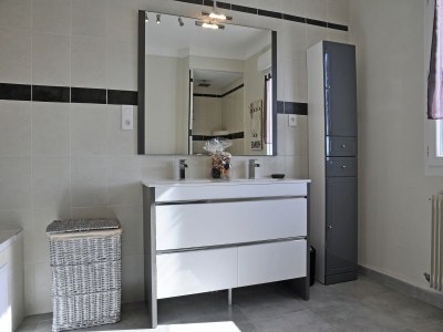 Villa Luxury villa with private pool - Features photo 32