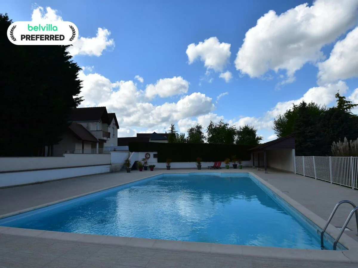 Holiday house Charming holiday home with pool and pond