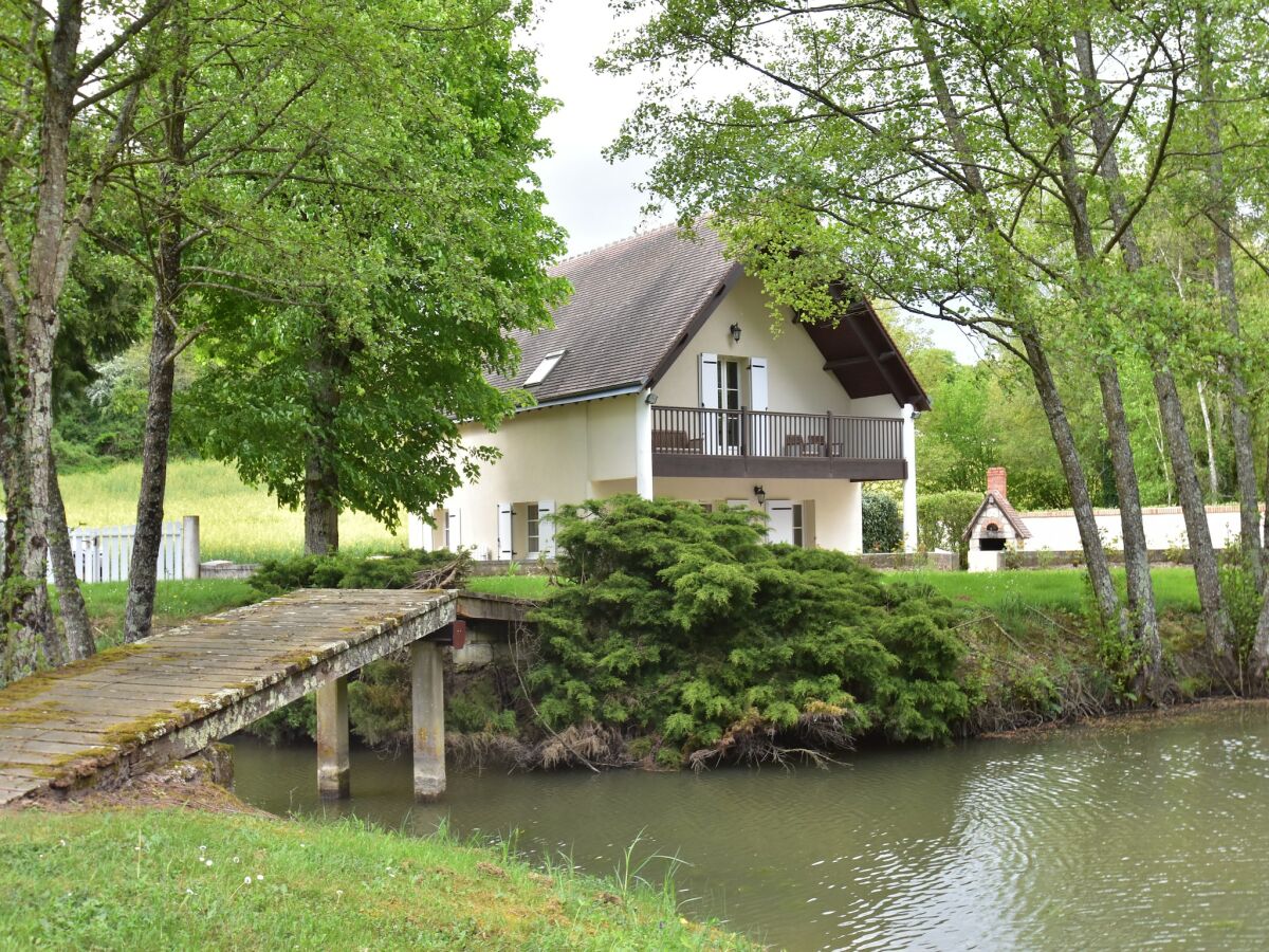 Holiday house Charming holiday home with pool and pond - Outdoor photo 2