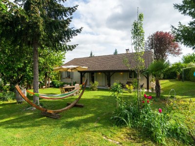 Holiday house Schönes Ferienhaus mit Innenhof - Outdoor photo 11