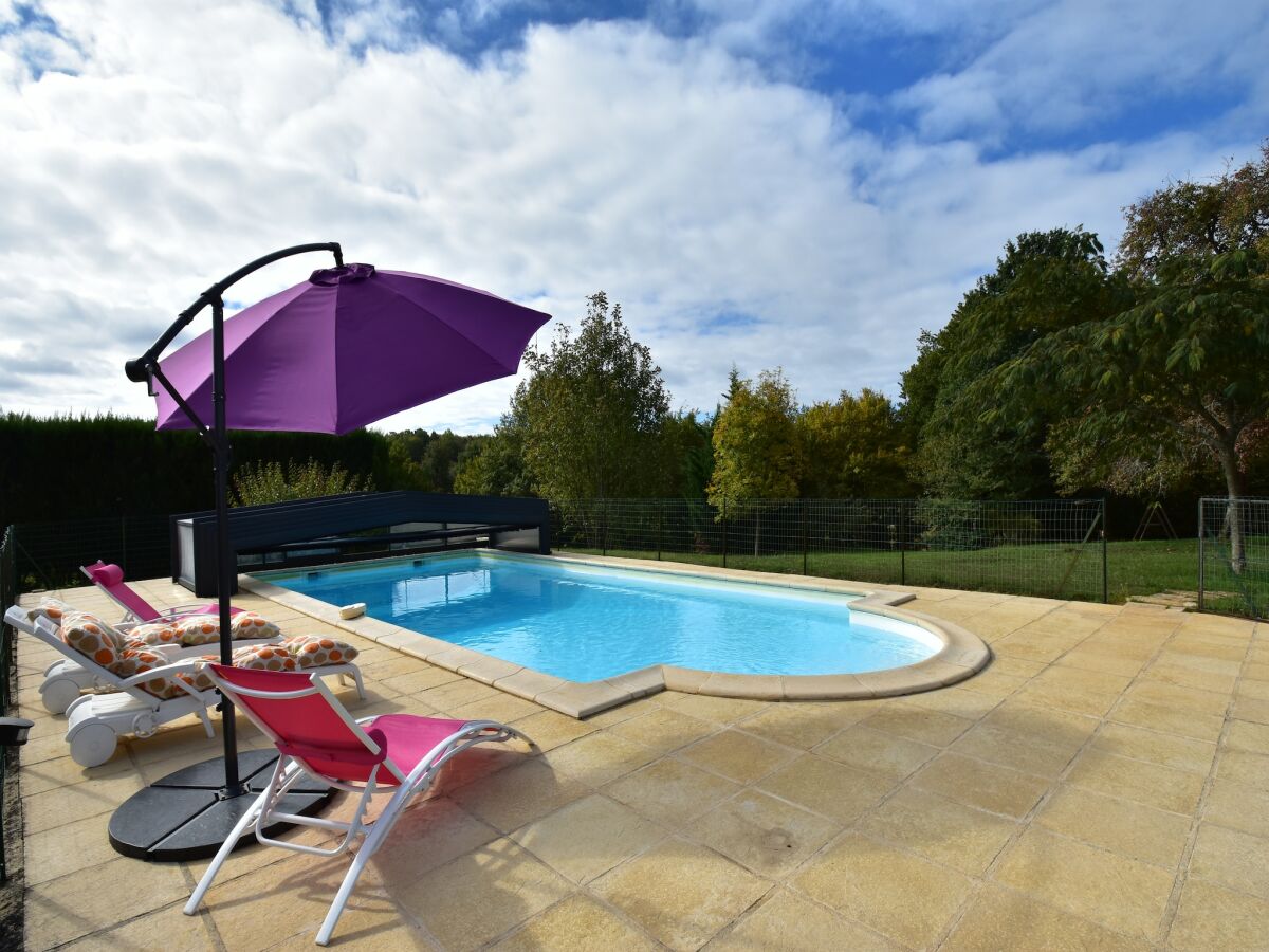 Holiday house Spacious holiday home with private pool - Outdoor photo 5