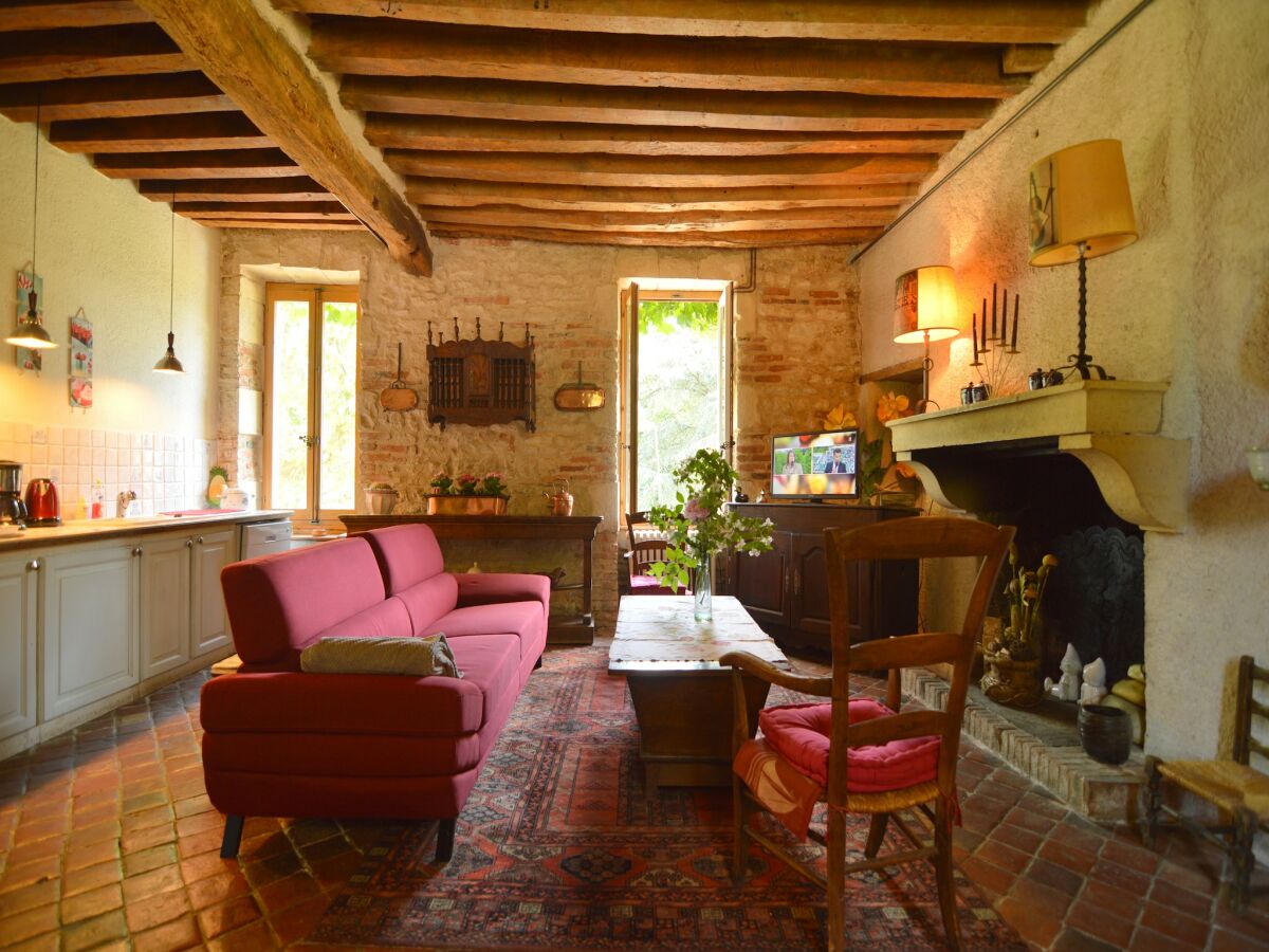 Cottage Villa in Champvert mit Teichblick Terrasse