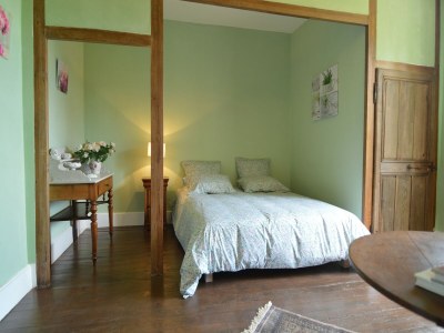 Cottage Villa in Champvert mit Teichblick Terrasse - Features photo 23