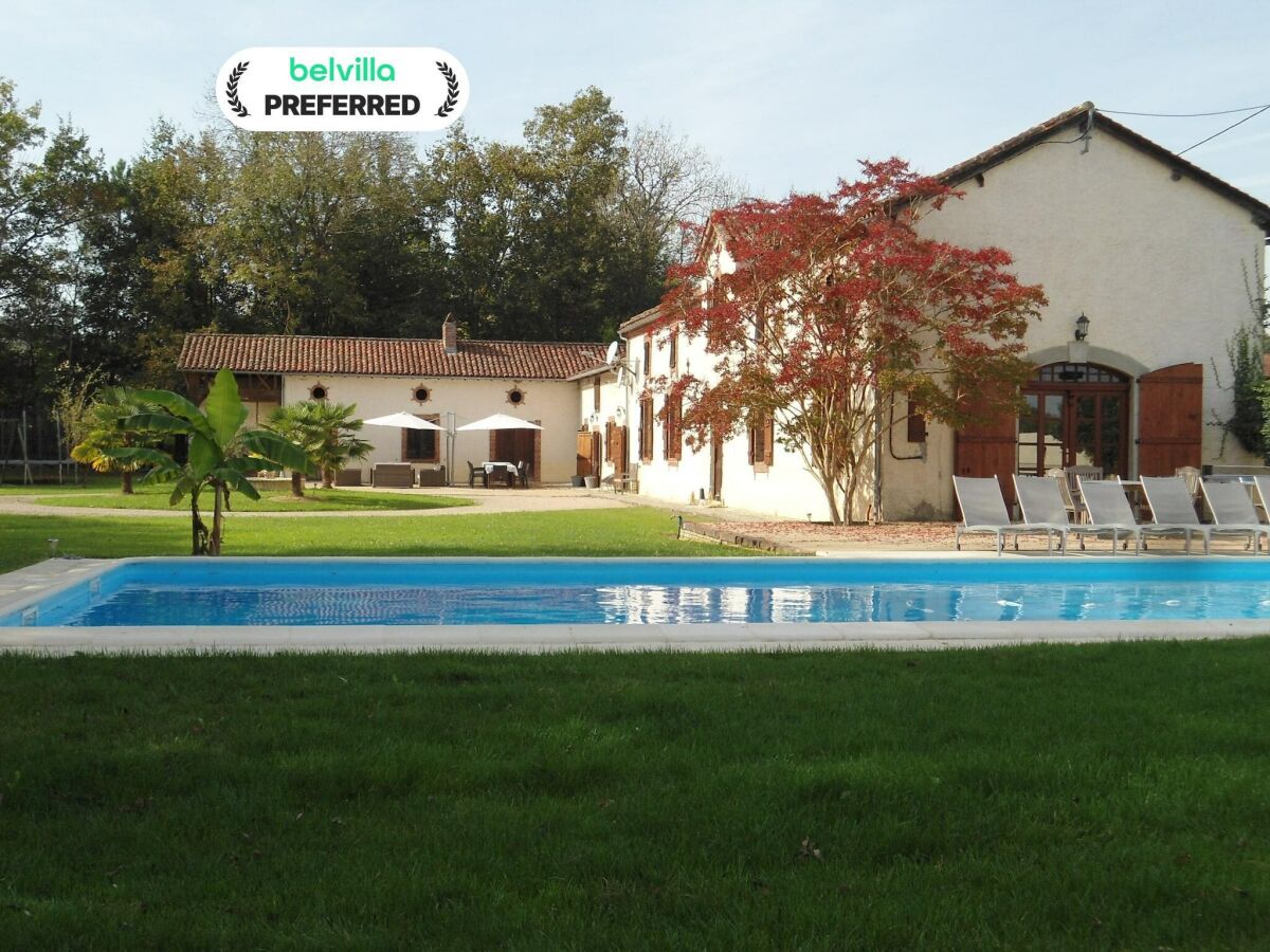 Holiday house Luxuriöses Ferienhaus mit privatem Pool