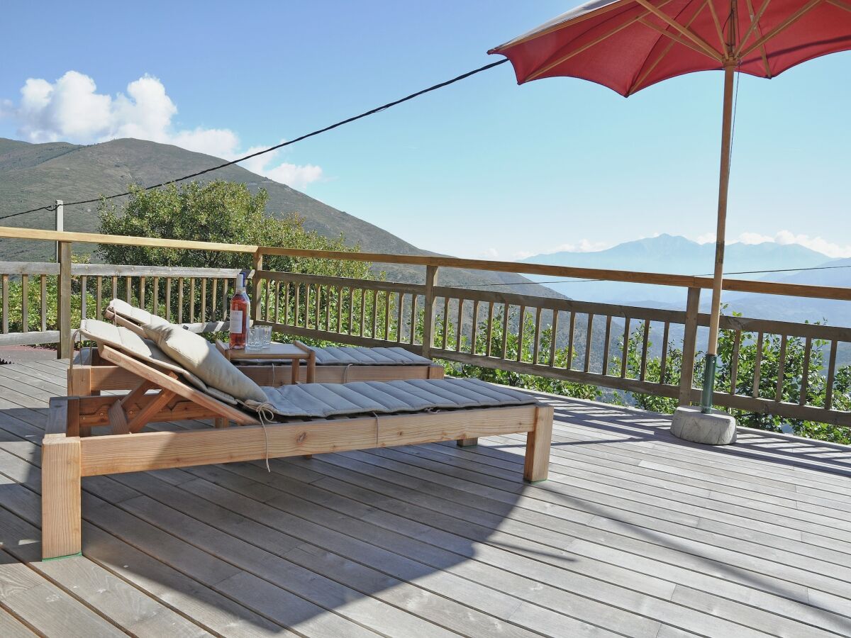 Holiday house Villa in Ayguatébia-Talau mit Garten & Grill - Outdoor photo 2
