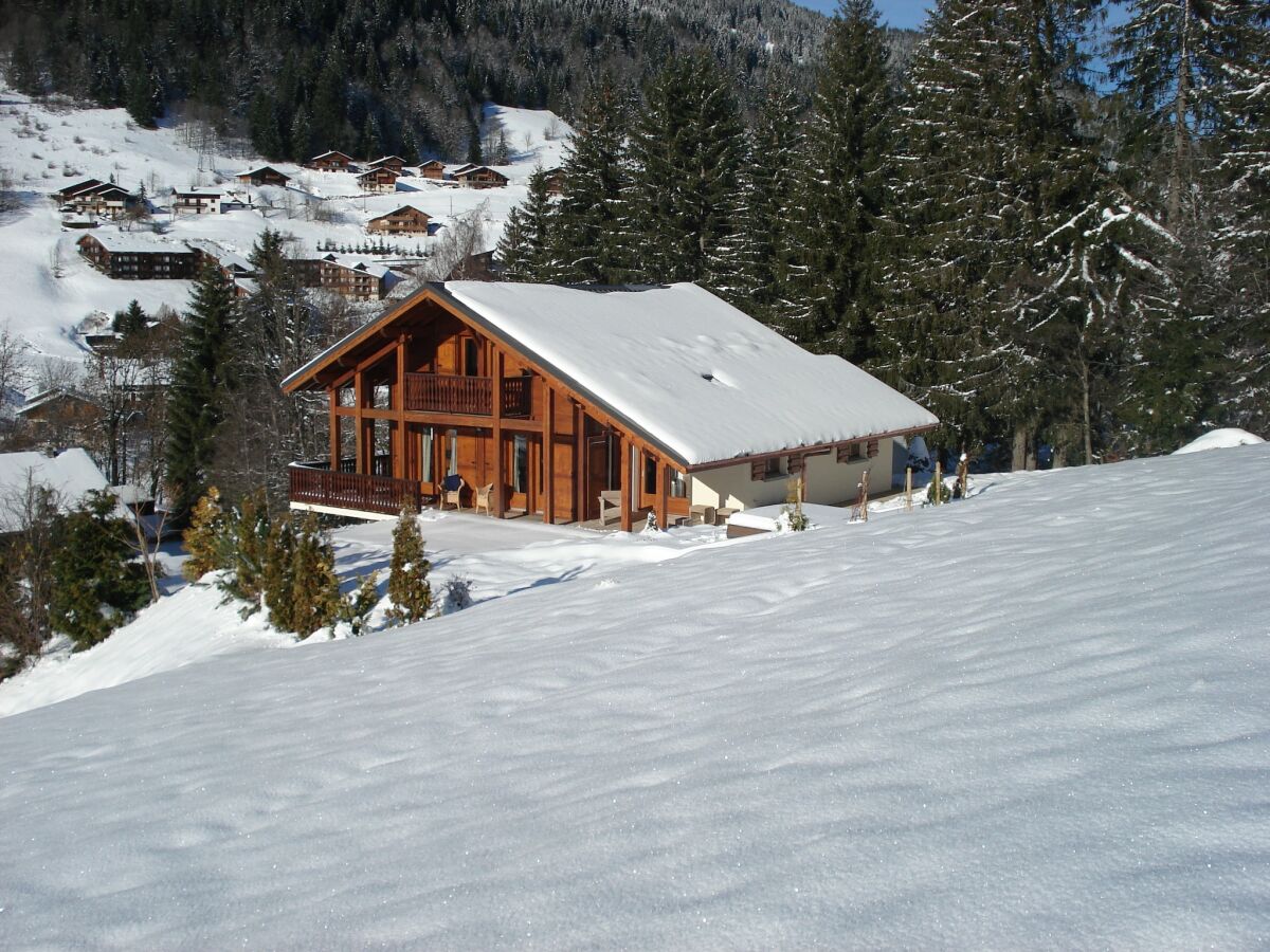 Chalet Chalet in Les Gets with Ski-In/Ski-Out Access