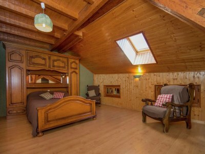 Chalet Chalet in Rhone Alpes with Stunning Views - Features photo 26