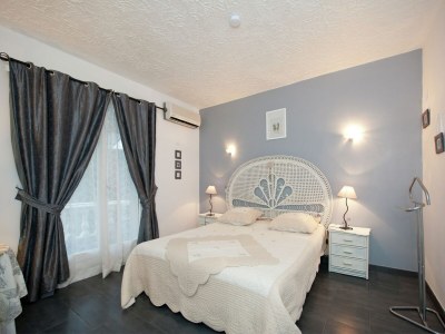 Holiday house Villa in Bagnols mit Pool & Naturparks - Features photo 11