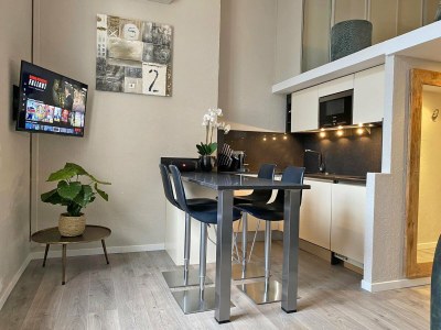 Apartment Villa on Côte d'Azur with Beachfront Views - Features photo 19