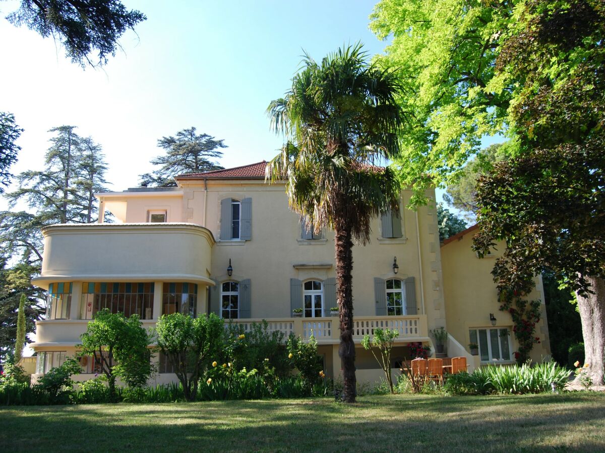 Villa Villa in Provence mit Pool und Stadtnähe