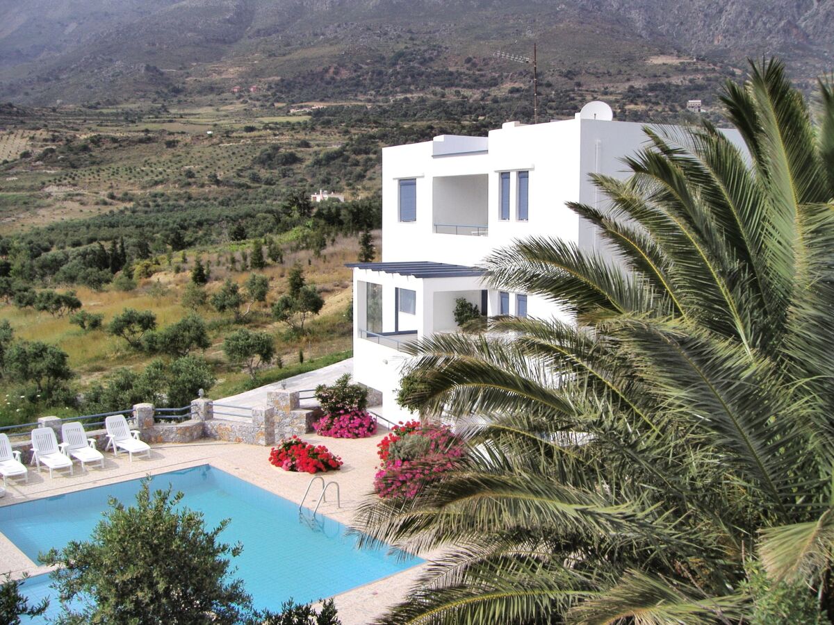 Villa Villa in Lefkogia near Souda Beach