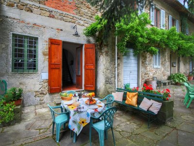 Farmhouse Belvilla by OYO Casa Bruciata - Outdoor photo 6