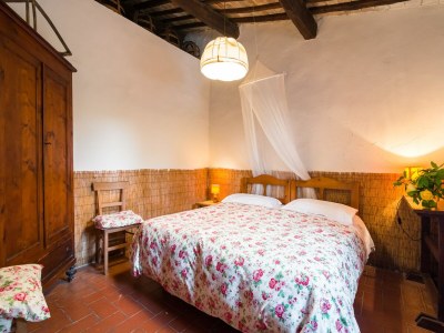 Farmhouse Farmhouse in Tuscany near Renaissance Villa - Features photo 21