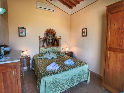 Holiday house Cottage in Todi with Pool and Terrace - Features photo 13