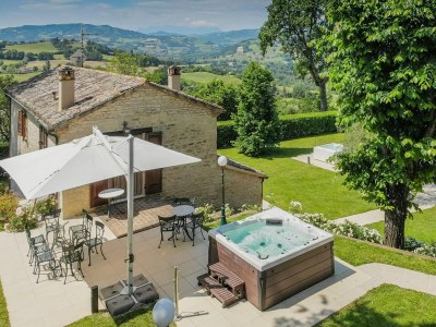 Villa Scenic villa with heated pool - Outdoor photo 17