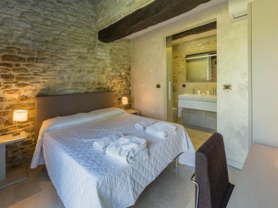 Villa Scenic villa with heated pool - Features photo 34