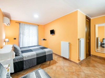 Villa Villa in Monterotondo with Pool & Tiber Views - Features photo 23