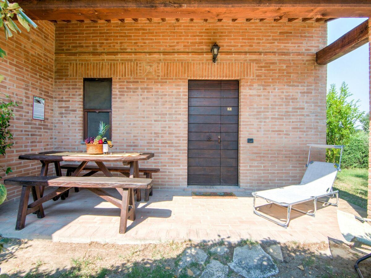 Farmhouse Belvilla by OYO Large Farmhouse with Pool