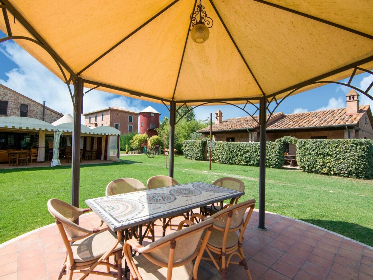 Farmhouse Belvilla by OYO Large Farmhouse with Pool - Outdoor photo 3