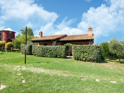 Farmhouse Belvilla by OYO Large Farmhouse with Pool - Outdoor photo 2
