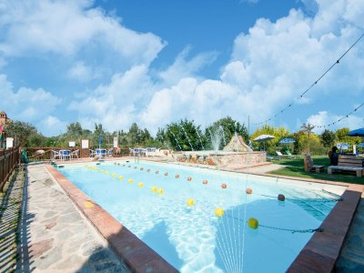 Farmhouse Belvilla by OYO Large Farmhouse with Pool - Outdoor photo 15