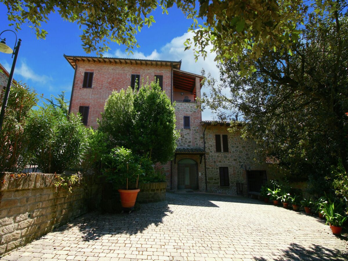 Farmhouse Villa in Città della Pieve am See - Outdoor photo 5