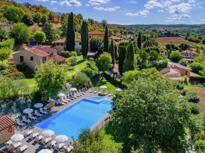 Farmhouse Villa in Città della Pieve am See in Paciano - Farmhouse