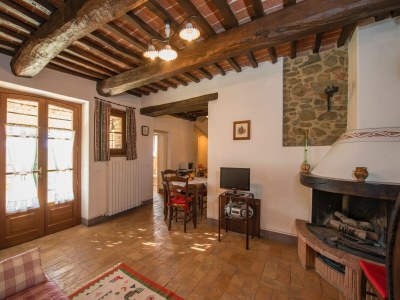 Farmhouse Farmhouse in Città della Pieve with Pool - Features photo 30
