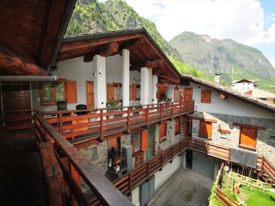 Apartment Apartment in Antey-Saint-André near Ski Area - Outdoor photo 4