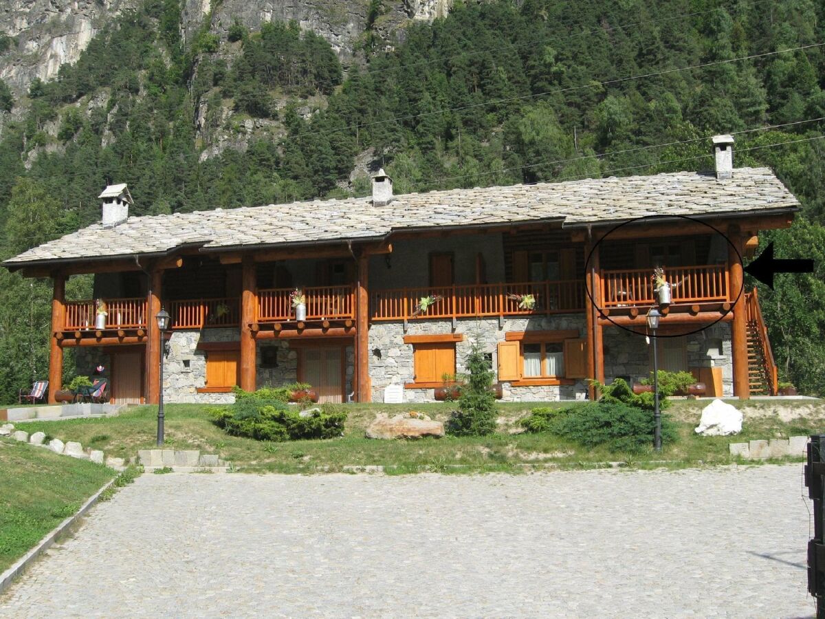 Apartment Apartment in Antey-Saint-André near Ski Area - Outdoor photo 2