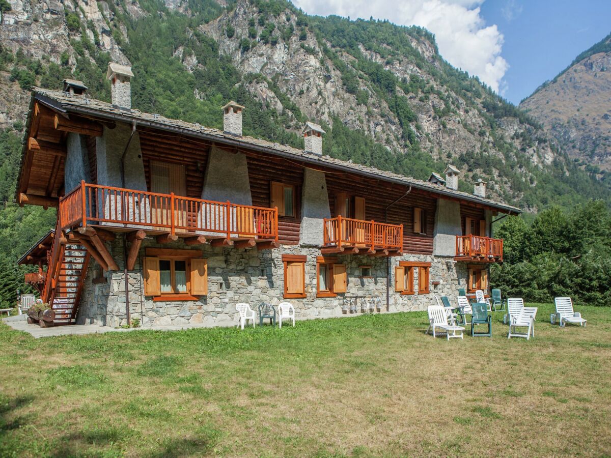 Apartment Apartment in Antey-Saint-André near Ski Area - Outdoor photo 3