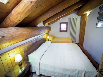 Apartment A Cozy Alpine Retreat - Features photo 22