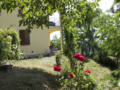 Apartment Stay with Balcony Views - Outdoor photo 13