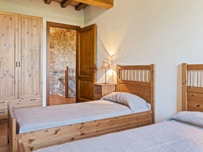 Holiday house Tranquil Village Stay with Fireplace - Features photo 20
