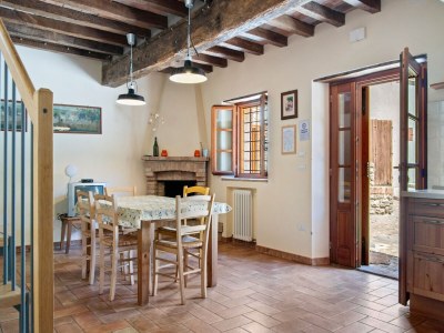 Holiday house Tranquil Village Stay with Fireplace - Features photo 23