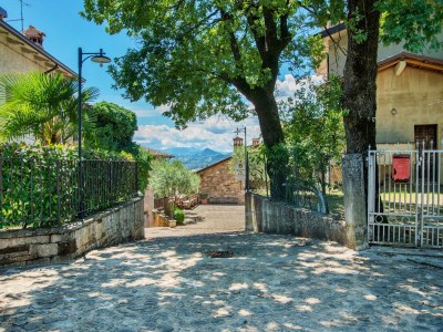 Holiday house Tranquil Village Stay with Fireplace - Features photo 25