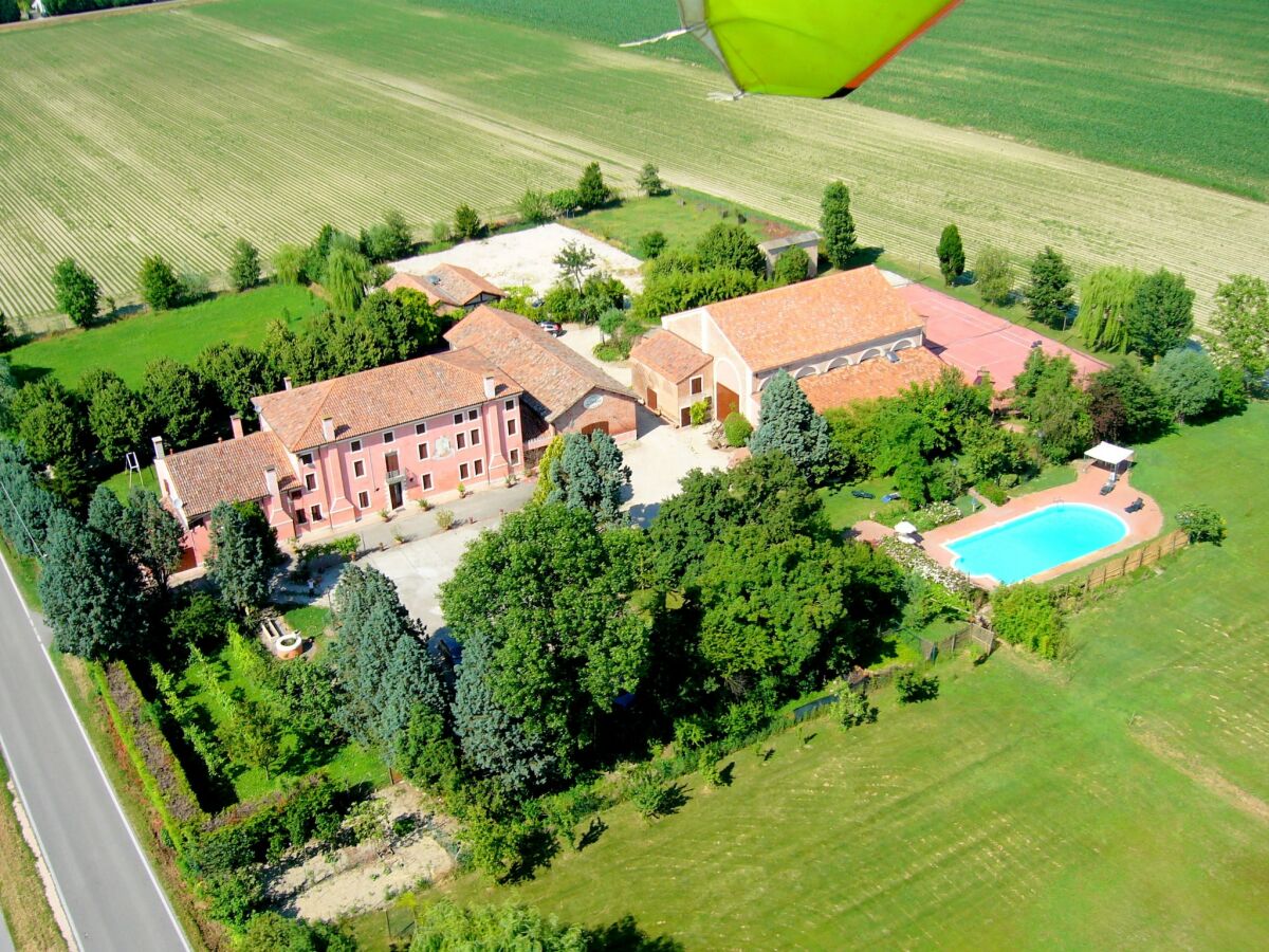 Farmhouse Glückseligkeit auf dem Land mit Pool und Tennis